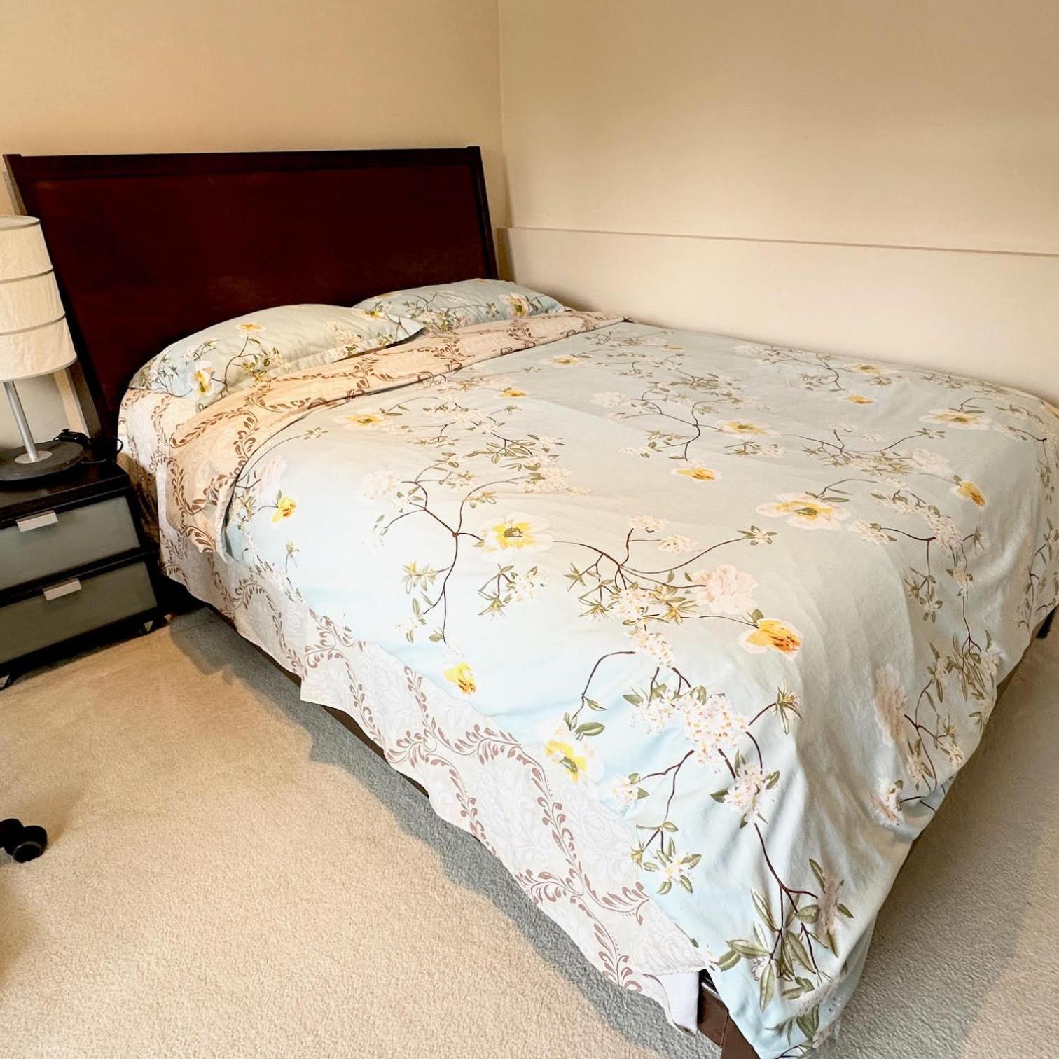Standard Double Room with Shared Bathroom