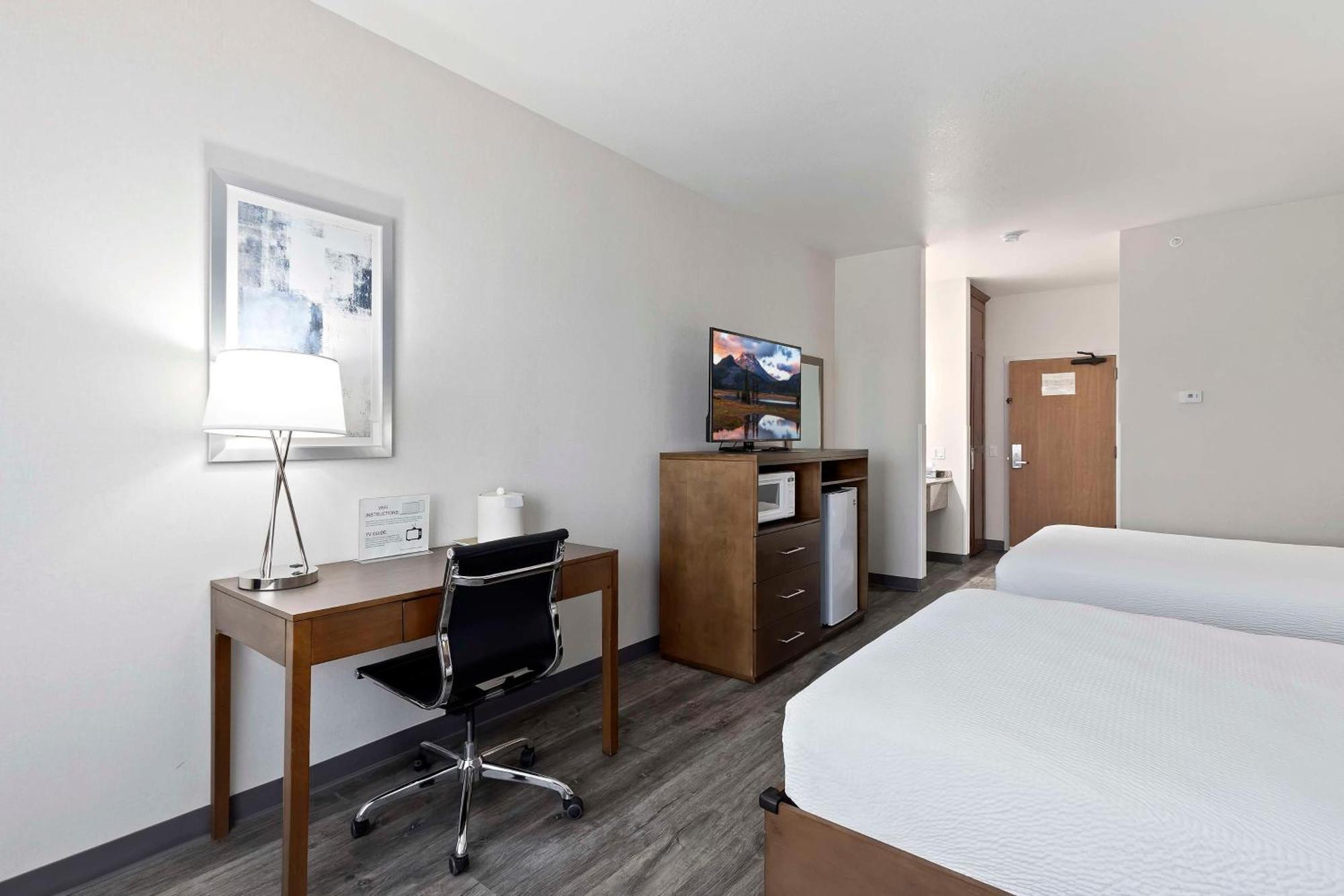 Queen Room - Mobility Accessible with Roll-In Shower