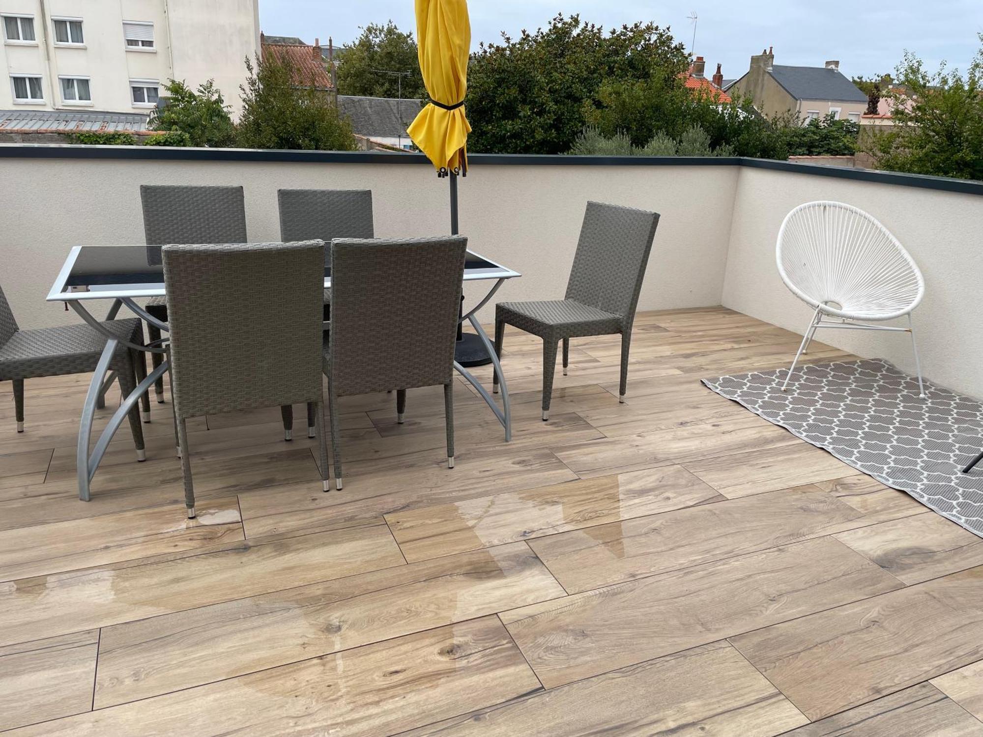 Two-Bedroom Apartment Terrace Air Condition,1612954298:JPEG