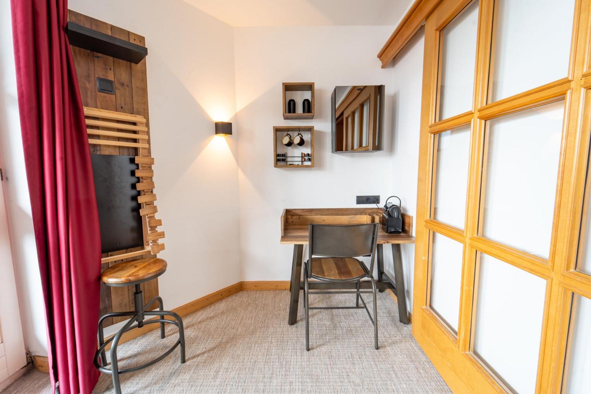 Double Room,1614349534:JPEG