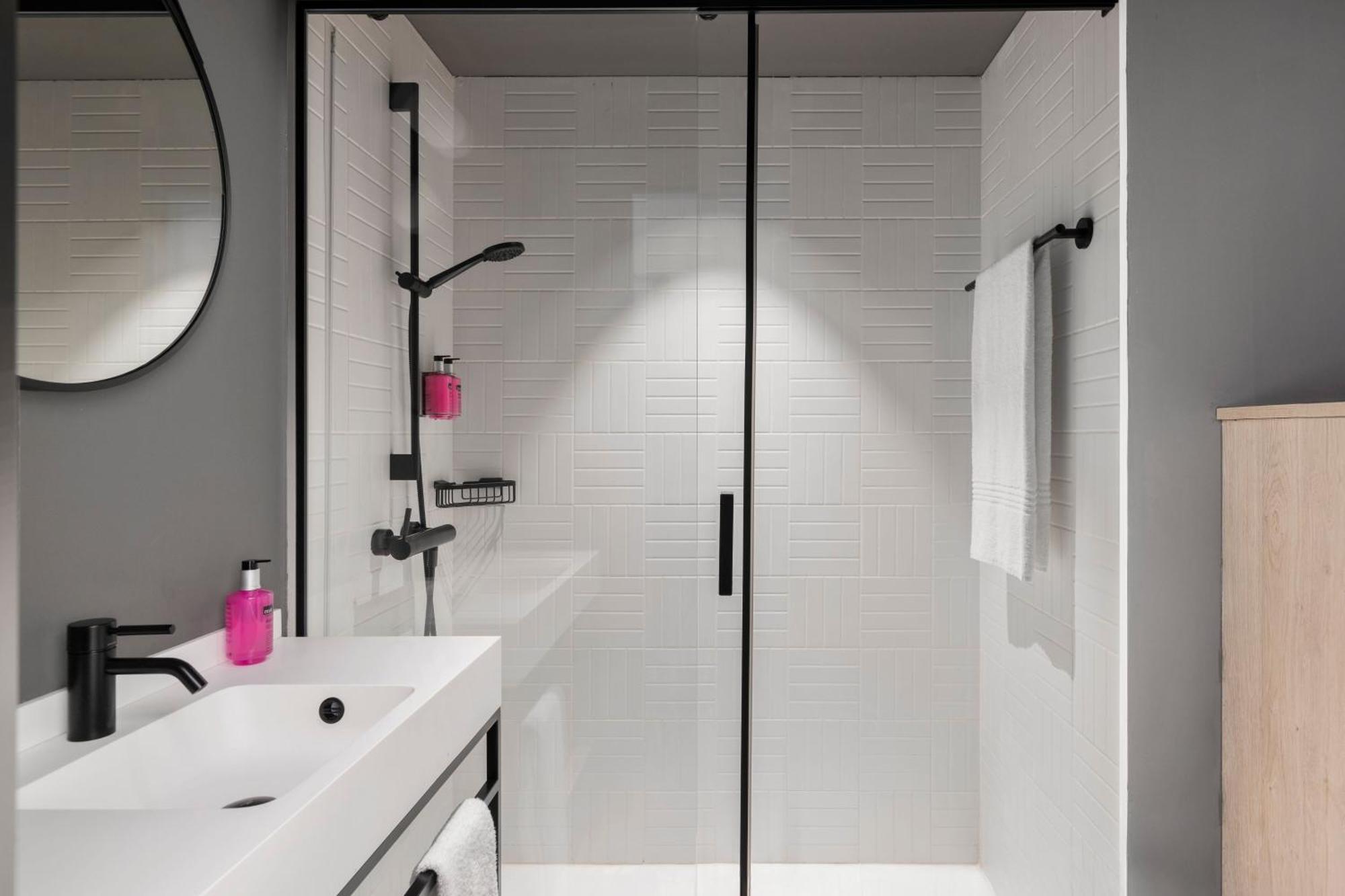 Moxy Single Room with Balcony