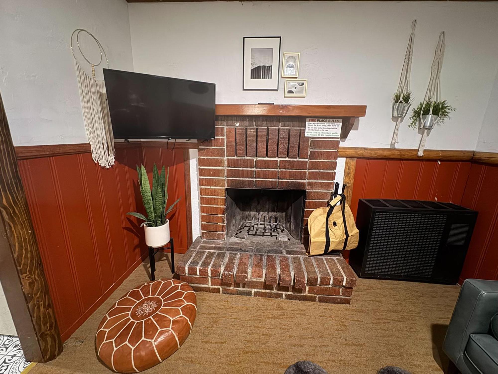 Deluxe Queen Suite
