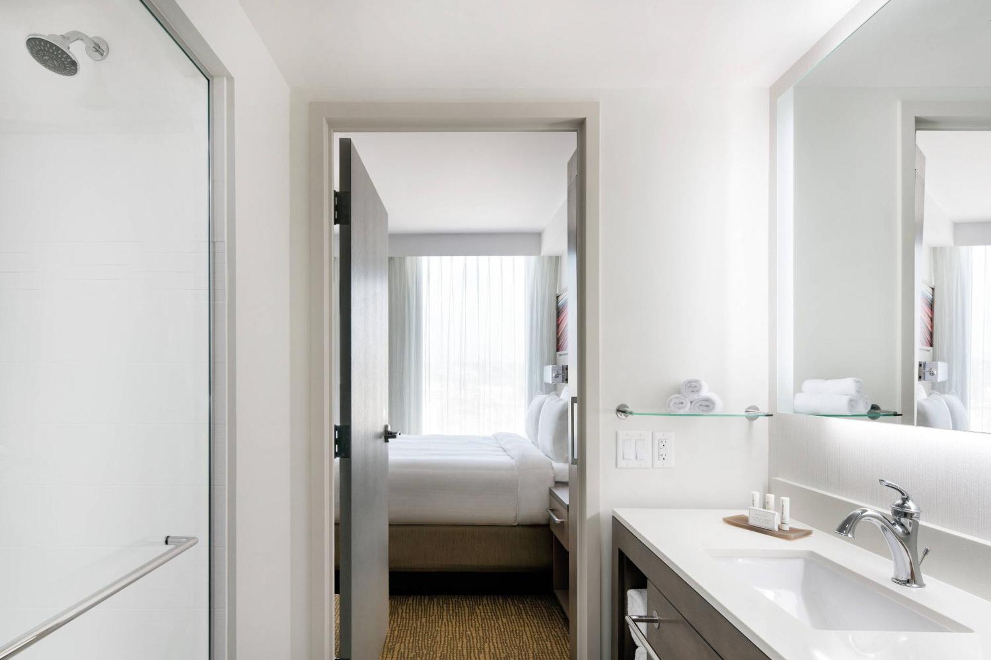 One-Bedroom Suite with Partial Bay View