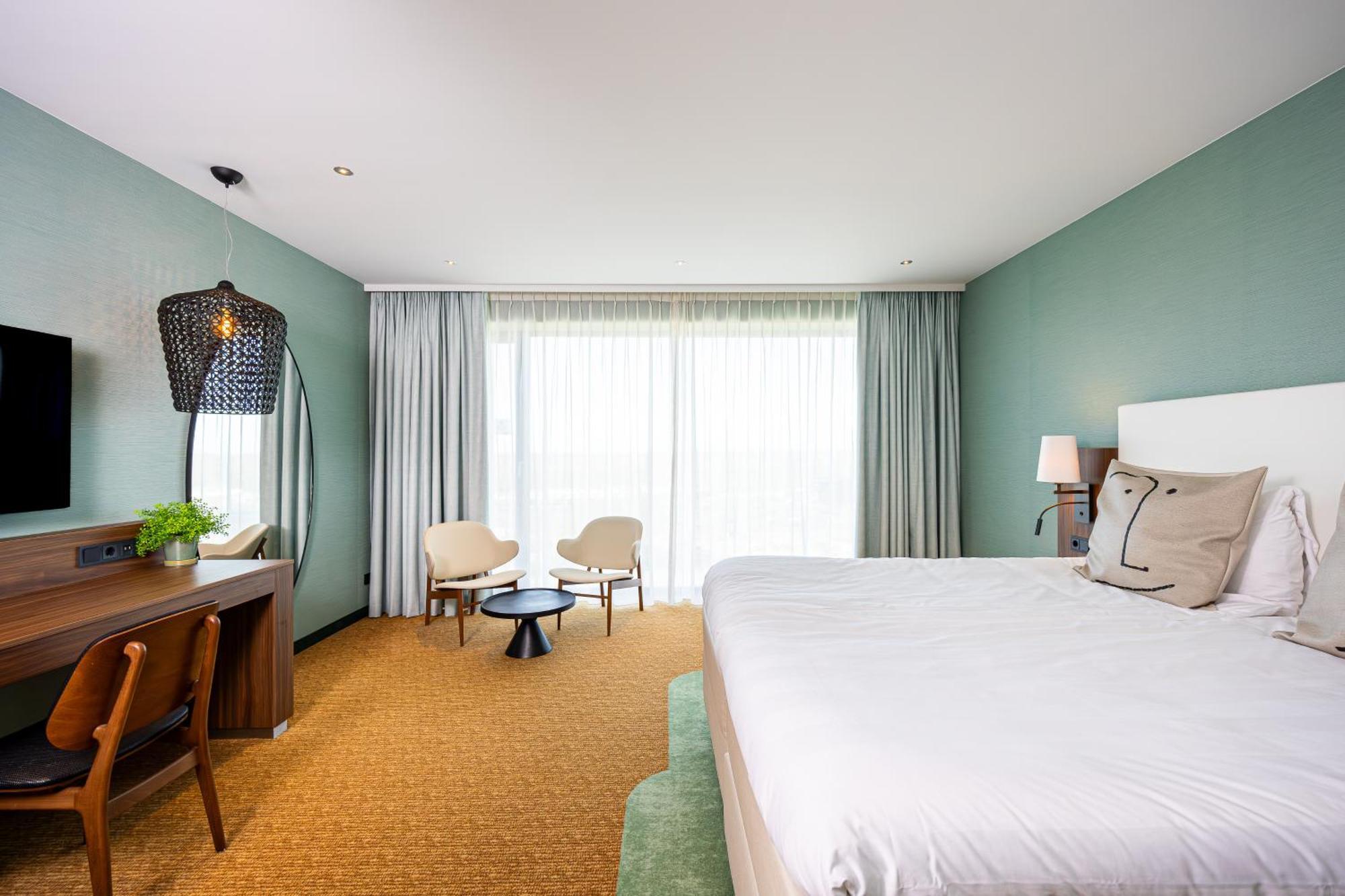 Deluxe Room,1633676319:JPEG