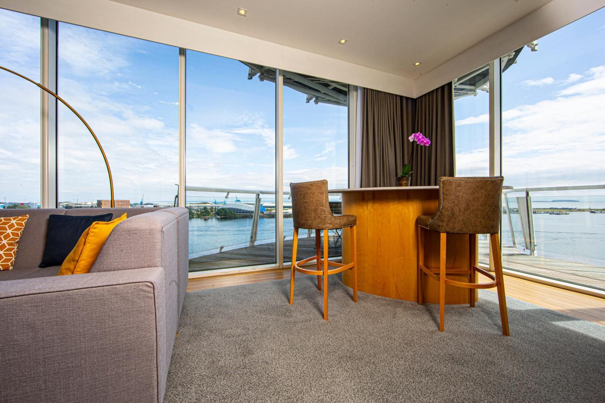 One-Bedroom King Suite Harbour View,1112944743:JPEG