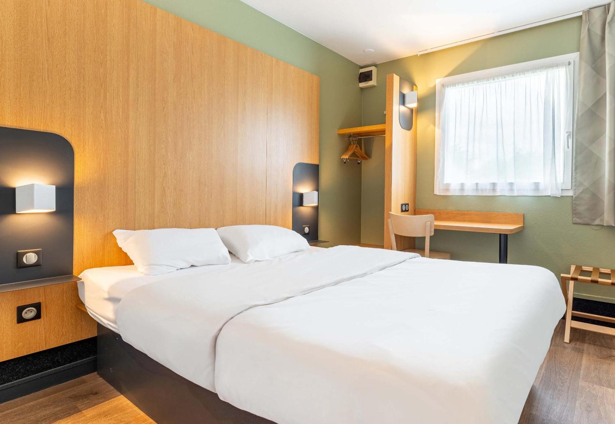 Chambre Double - Accessible aux Personnes à Mobilité Réduite