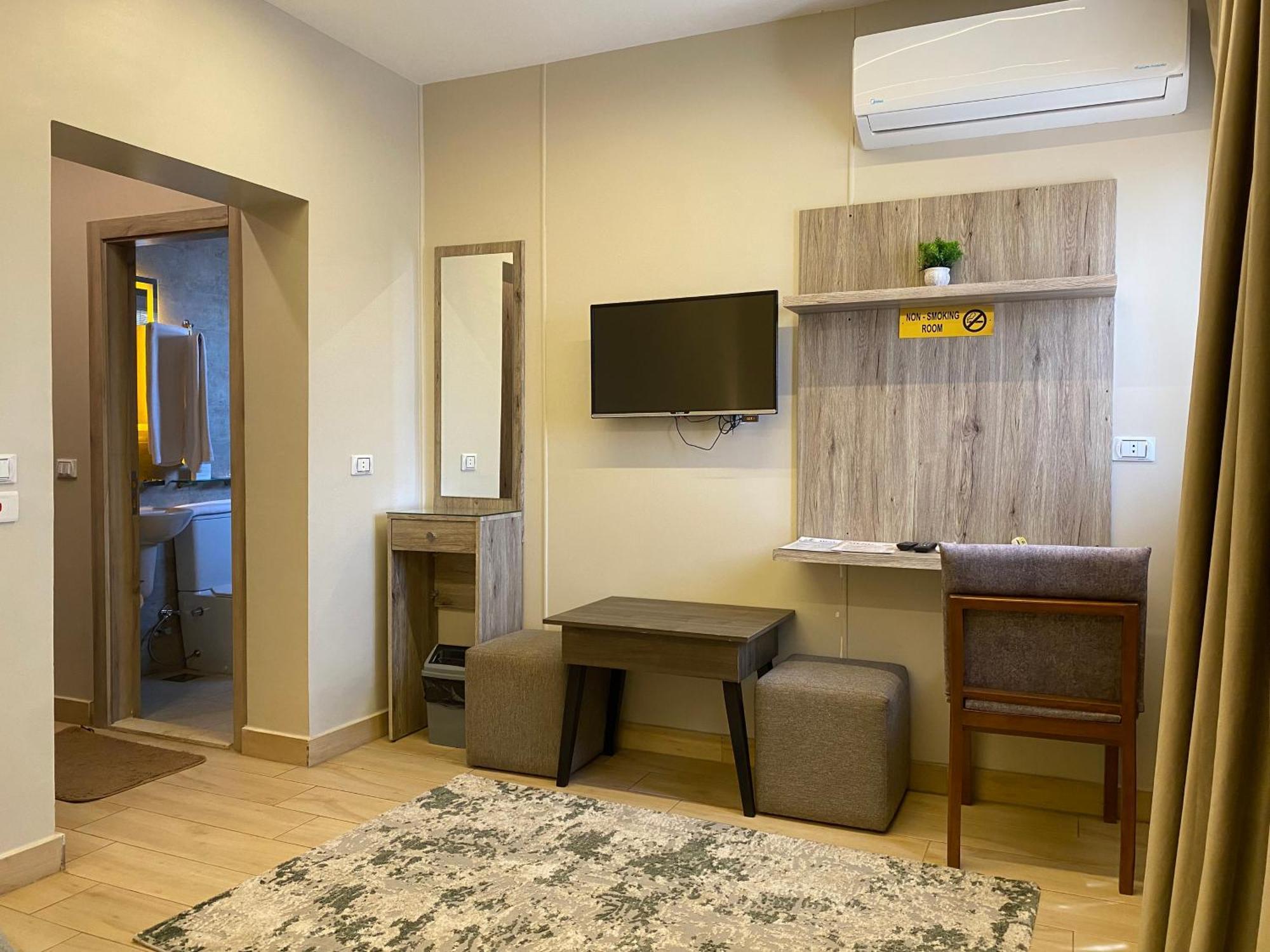 Deluxe Twin Room with City View