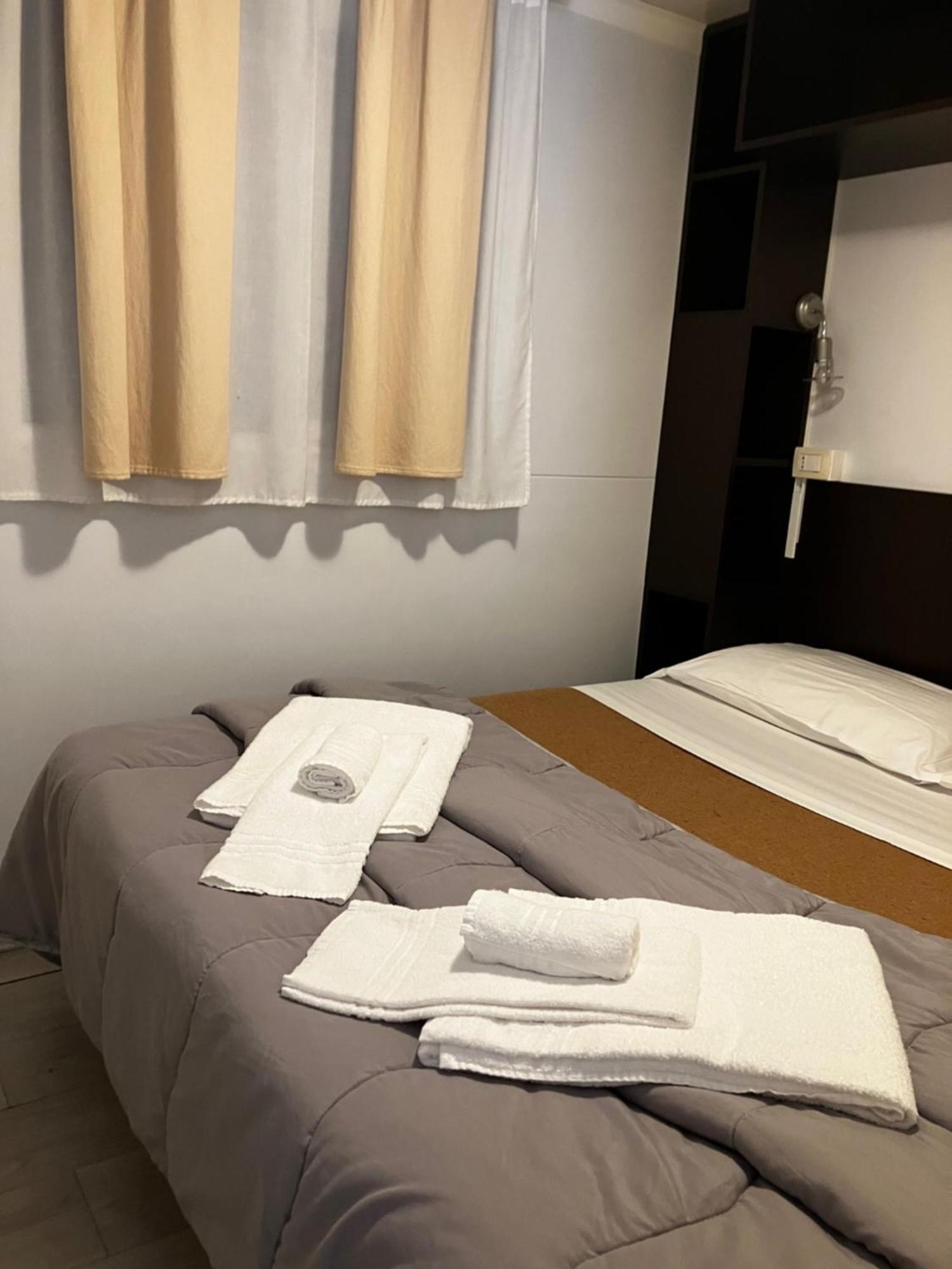 Mobile Home,1645024198:JPEG