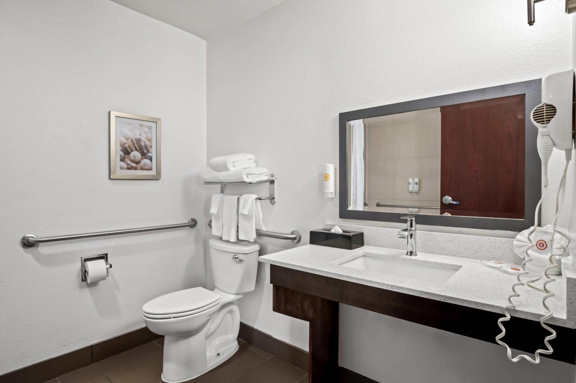 Suite with Two Double Beds - Accessible/Non-Smoking