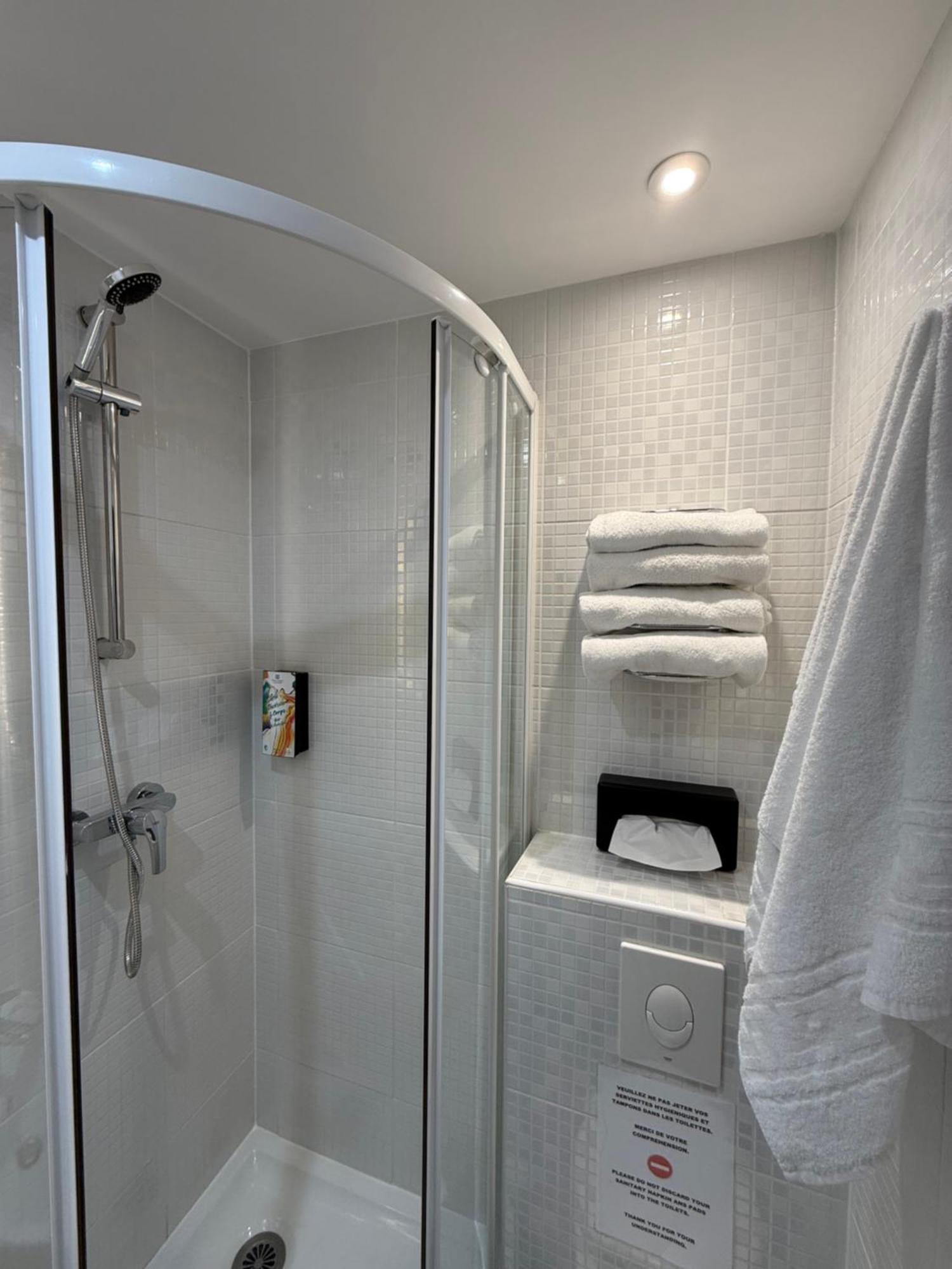Chambre Lit Queen-Size Standard - Non-Fumeurs