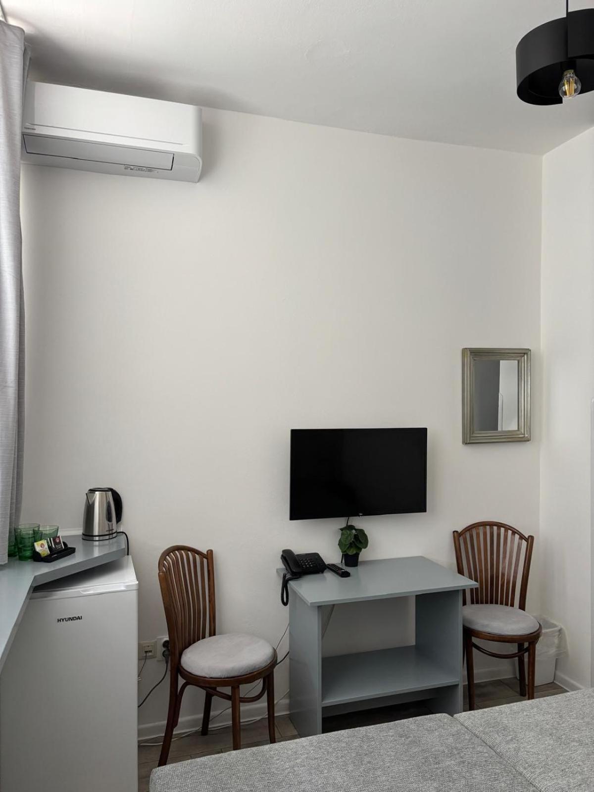 Deluxe Studio