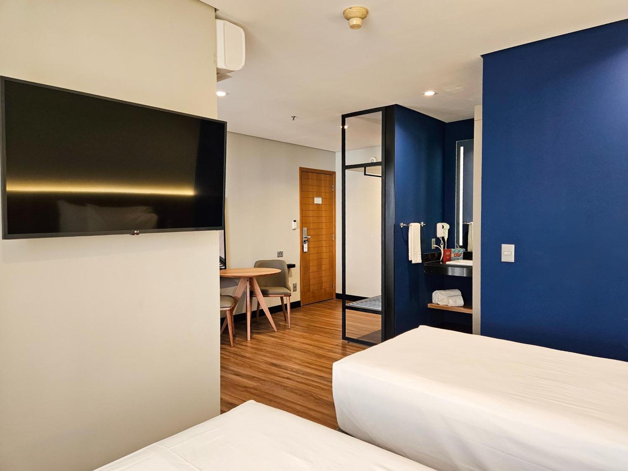 Quarto Duplo