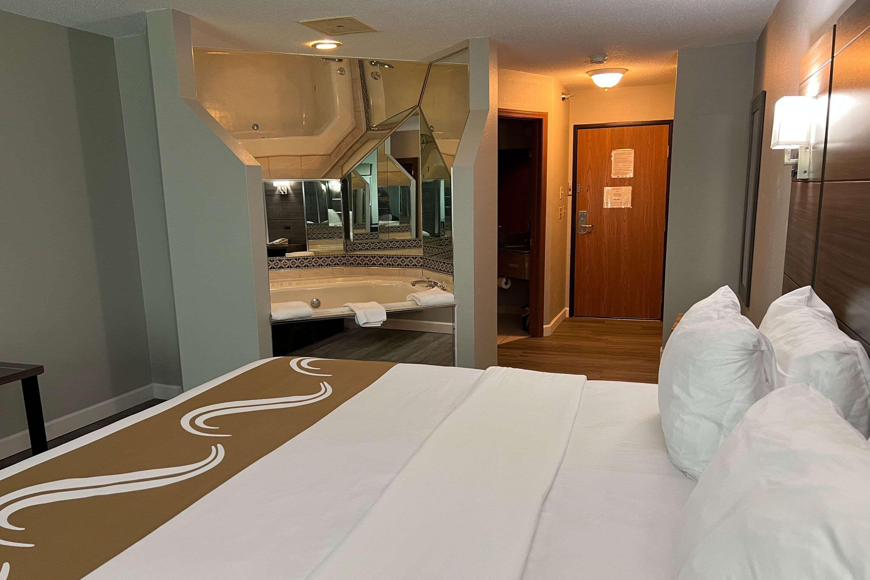 Superior King Suite - Non-Smoking