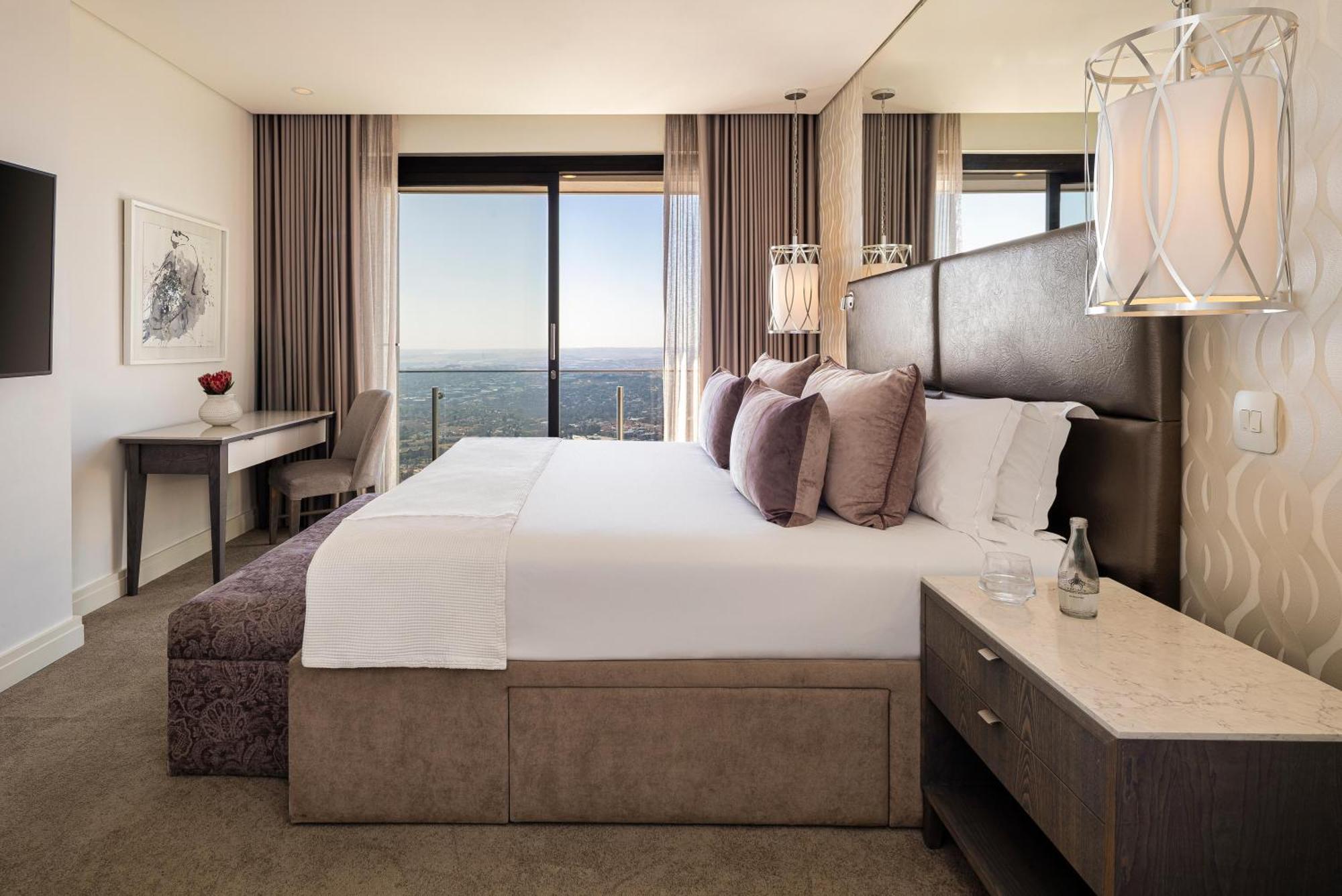 Three-Bedroom Suite,1706985275:JPEG