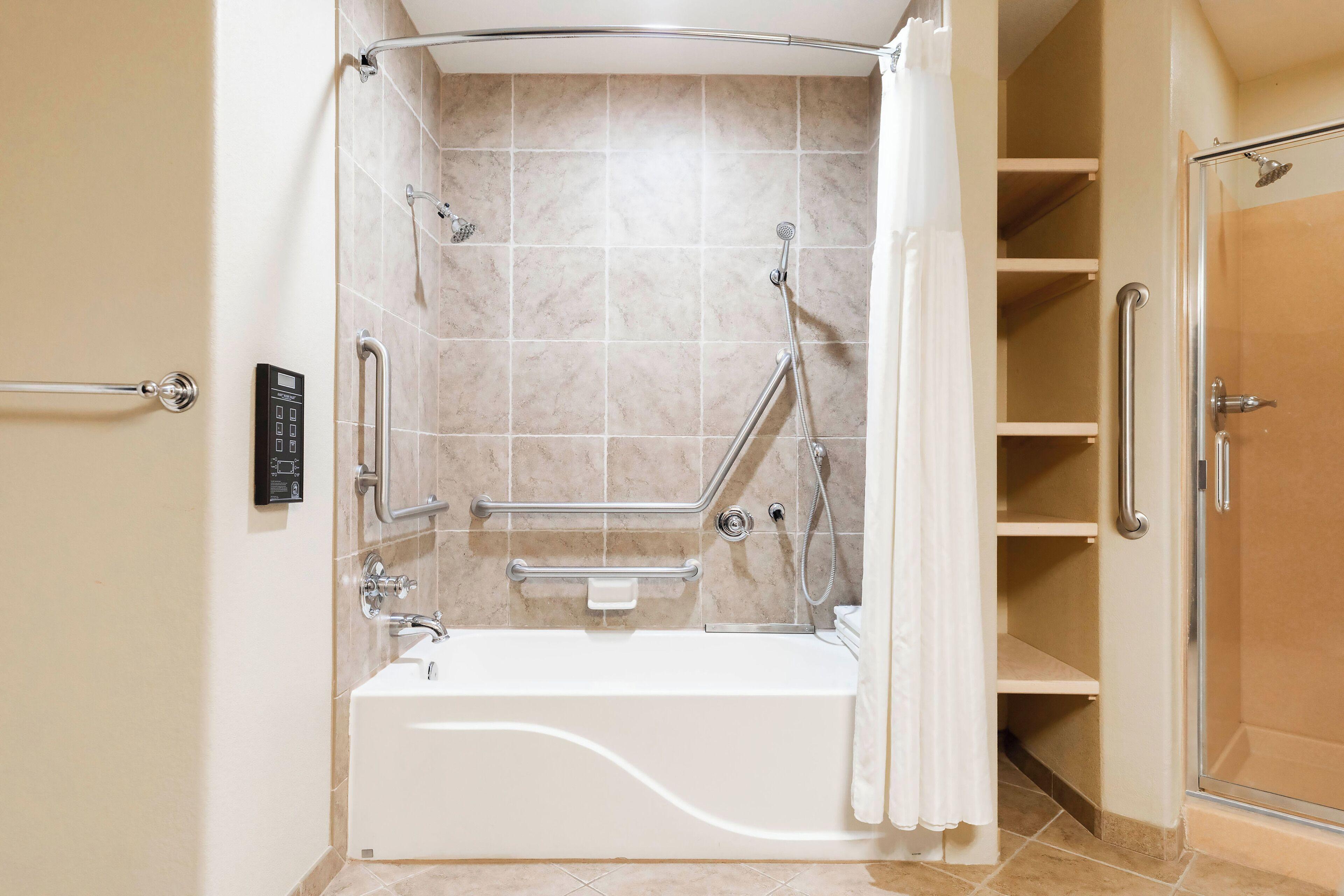 Suite 1 Chambre Lit King-Size avec Baignoire Adaptée aux Personnes à Mobilité Réduite