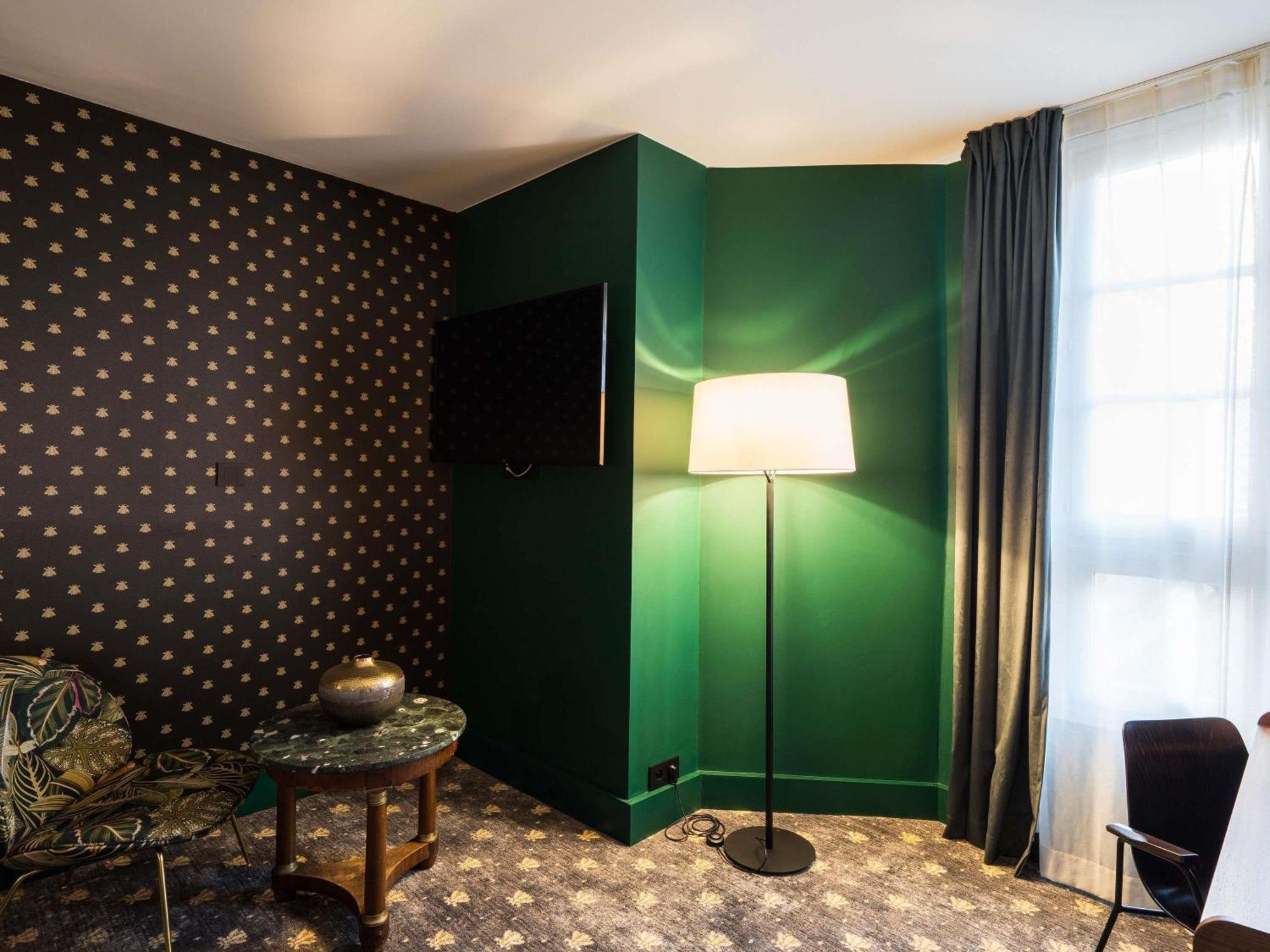 Deluxe King Room with View