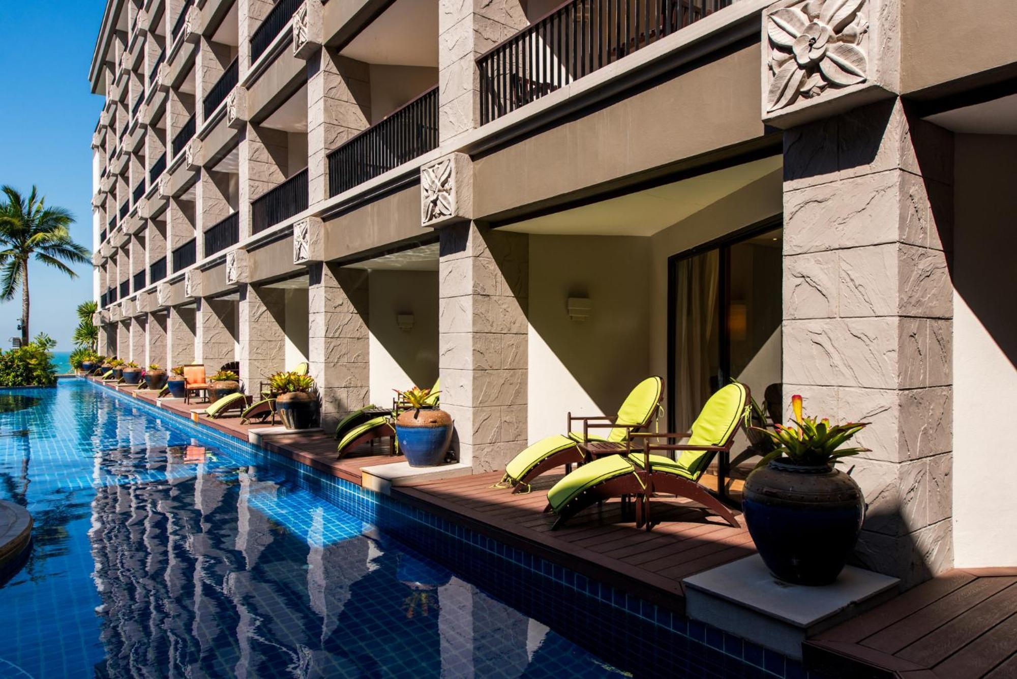 Deluxe Double or Twin Room with Pool Access