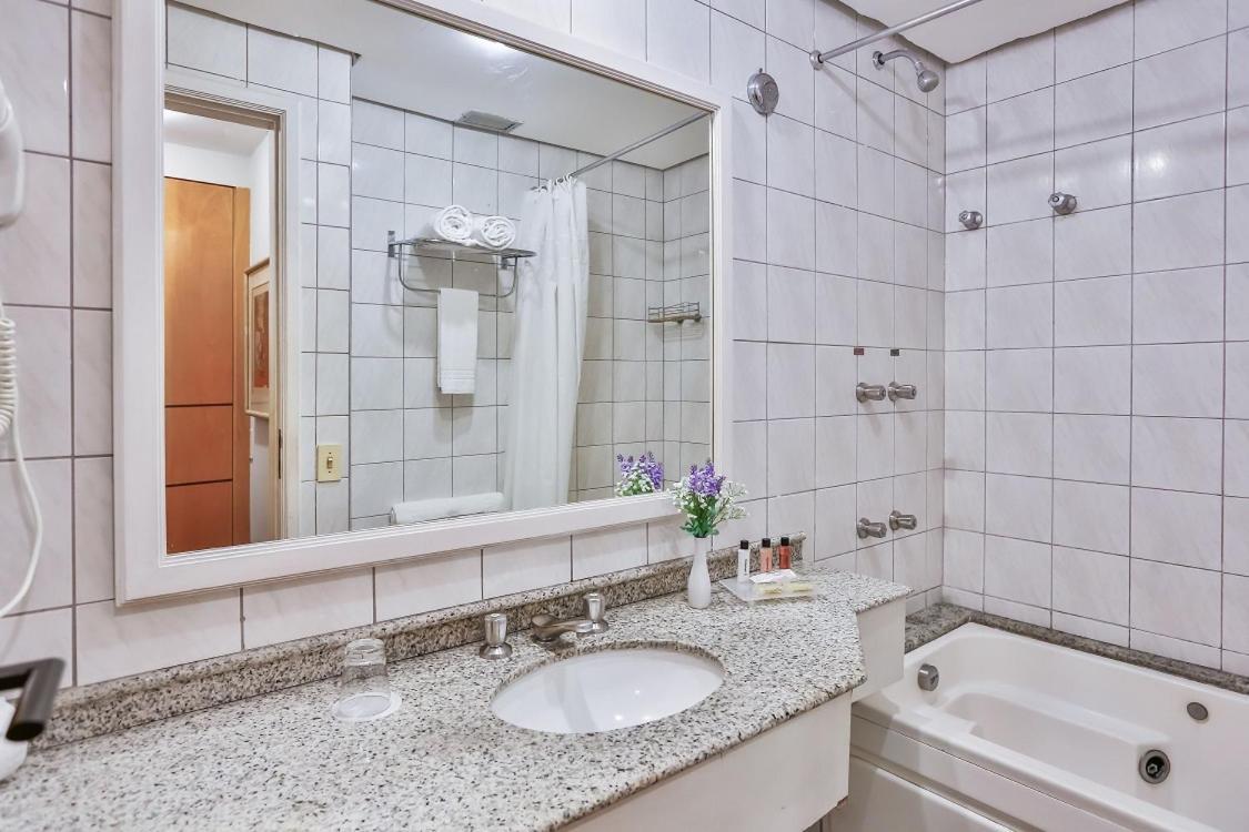 Quarto Twin Standard