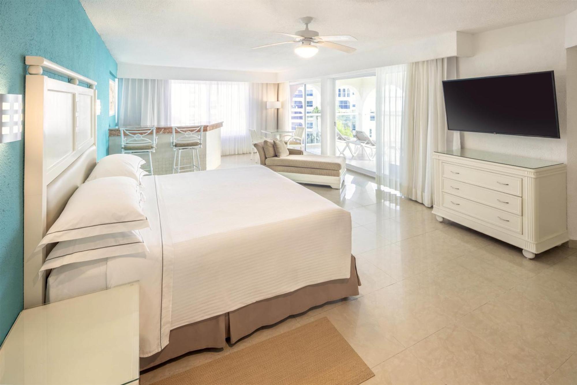 Junior Suite Front Ocean View