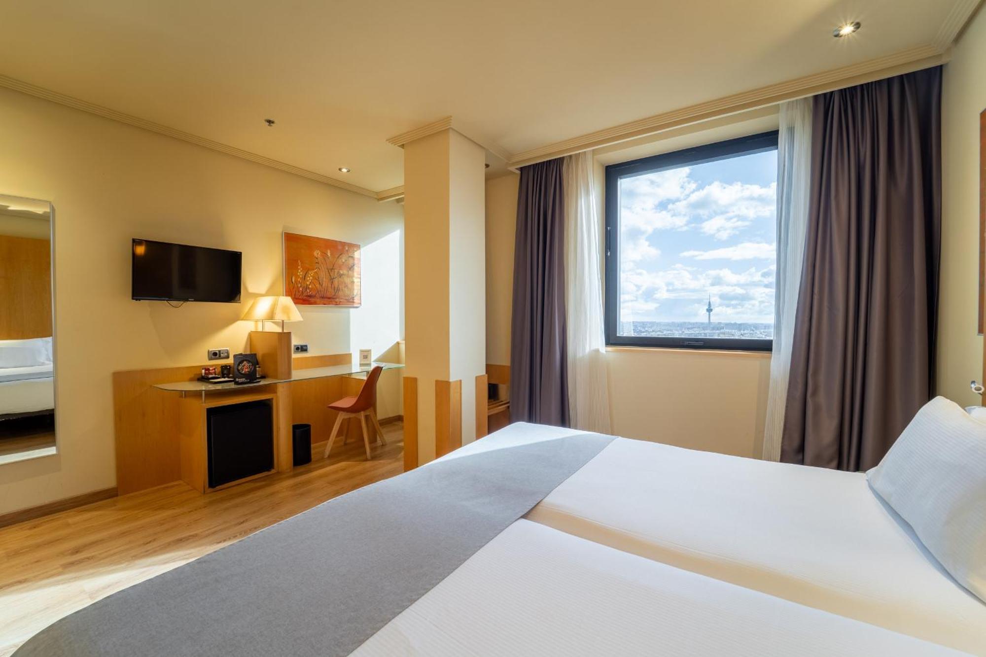 Twin Room,1758274117:JPEG