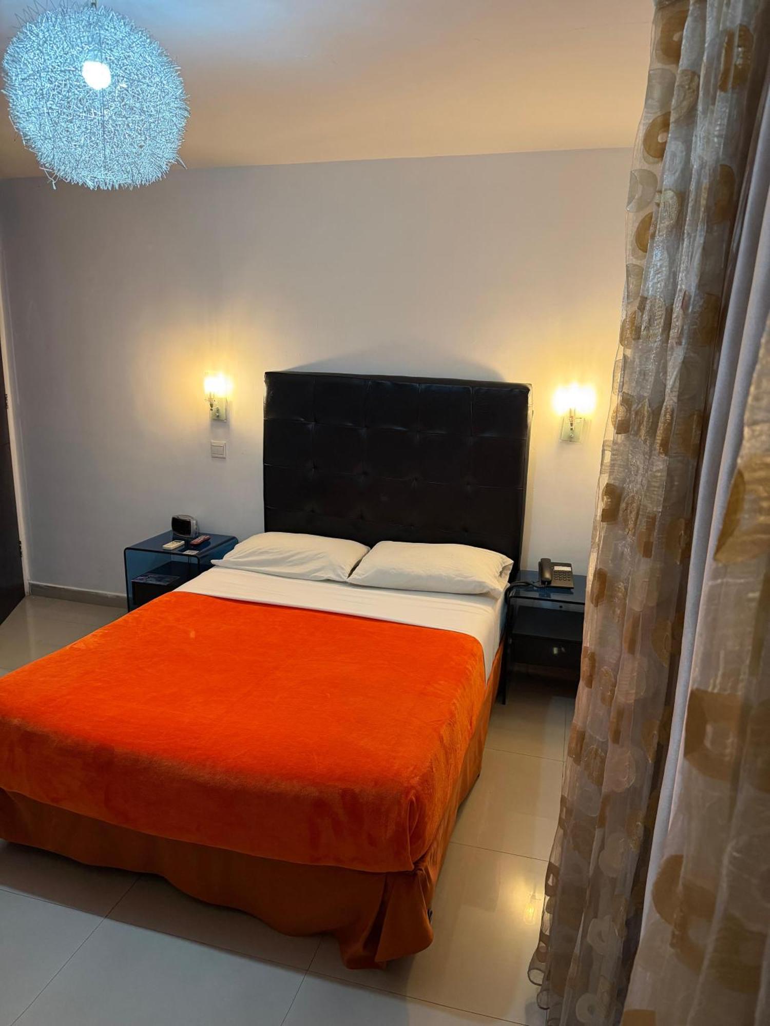 Single Room,1758553713:JPEG