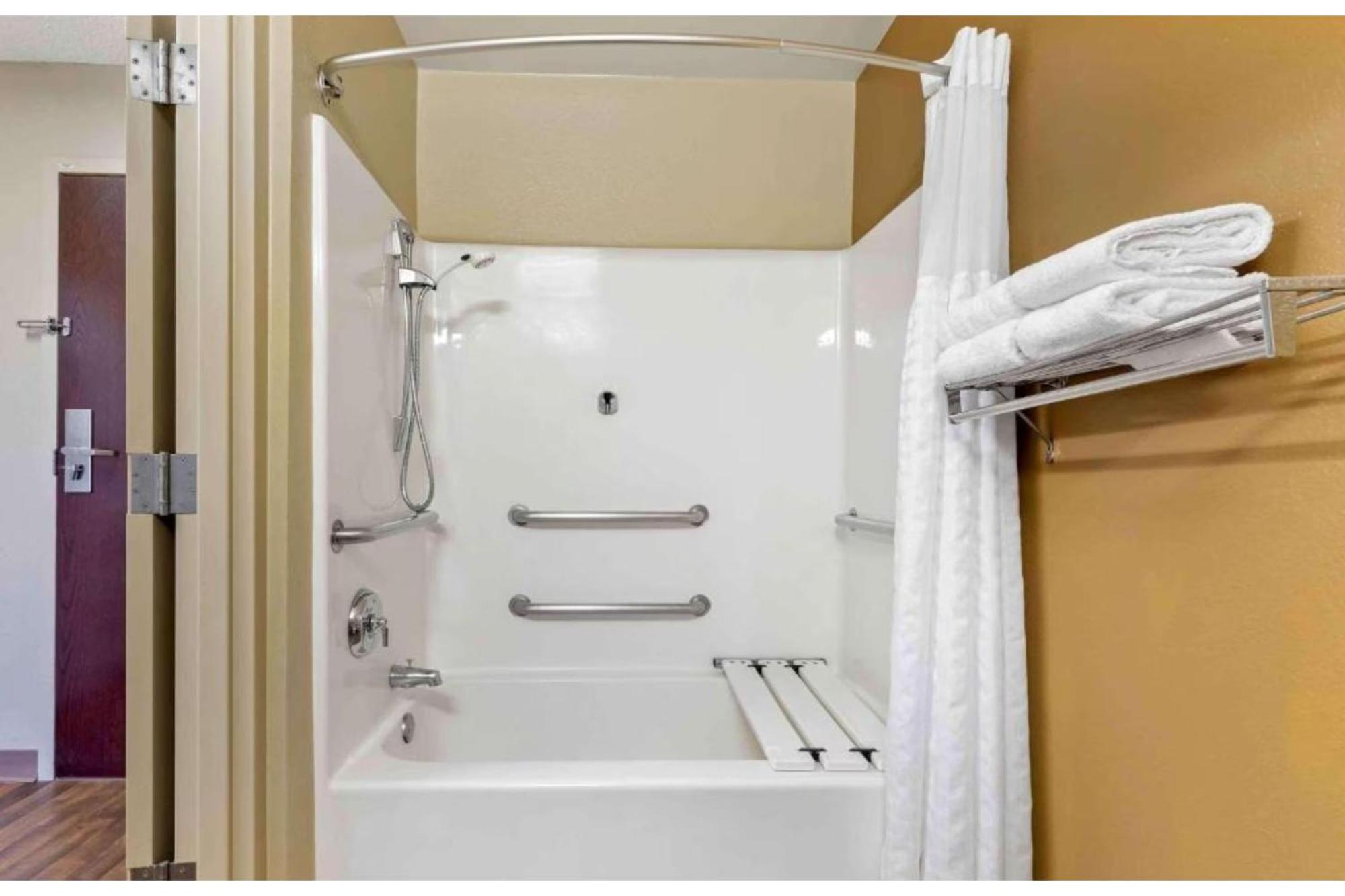 2 Full Beds | Non-Smoking, Kitchen