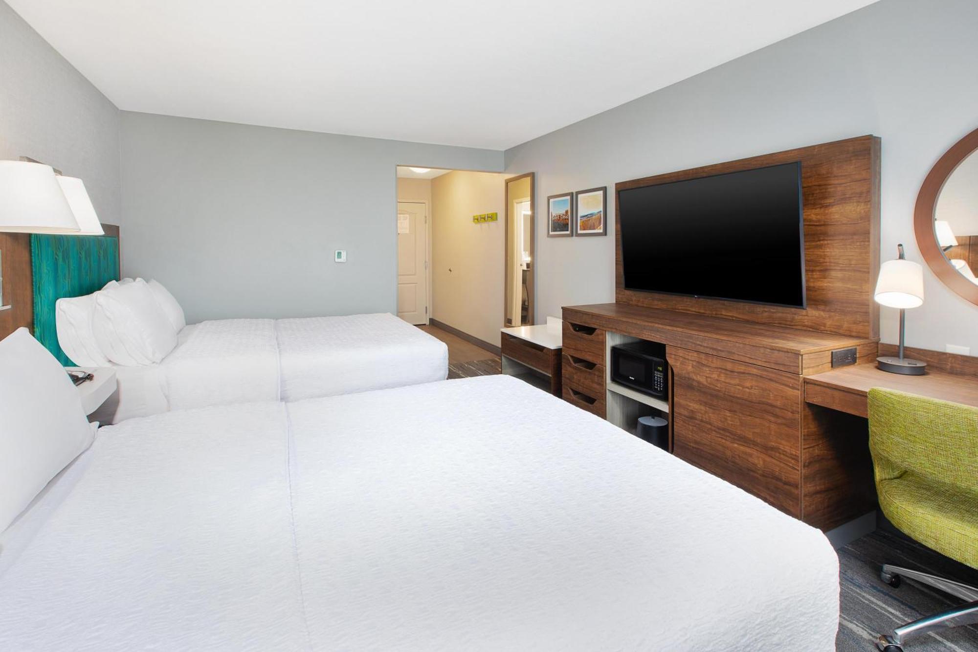 Room with Two Queen Beds - Non-Smoking