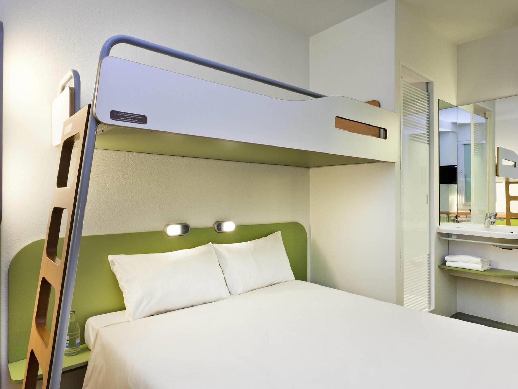 ROOM - 1 double bed + 1 bunk bed
