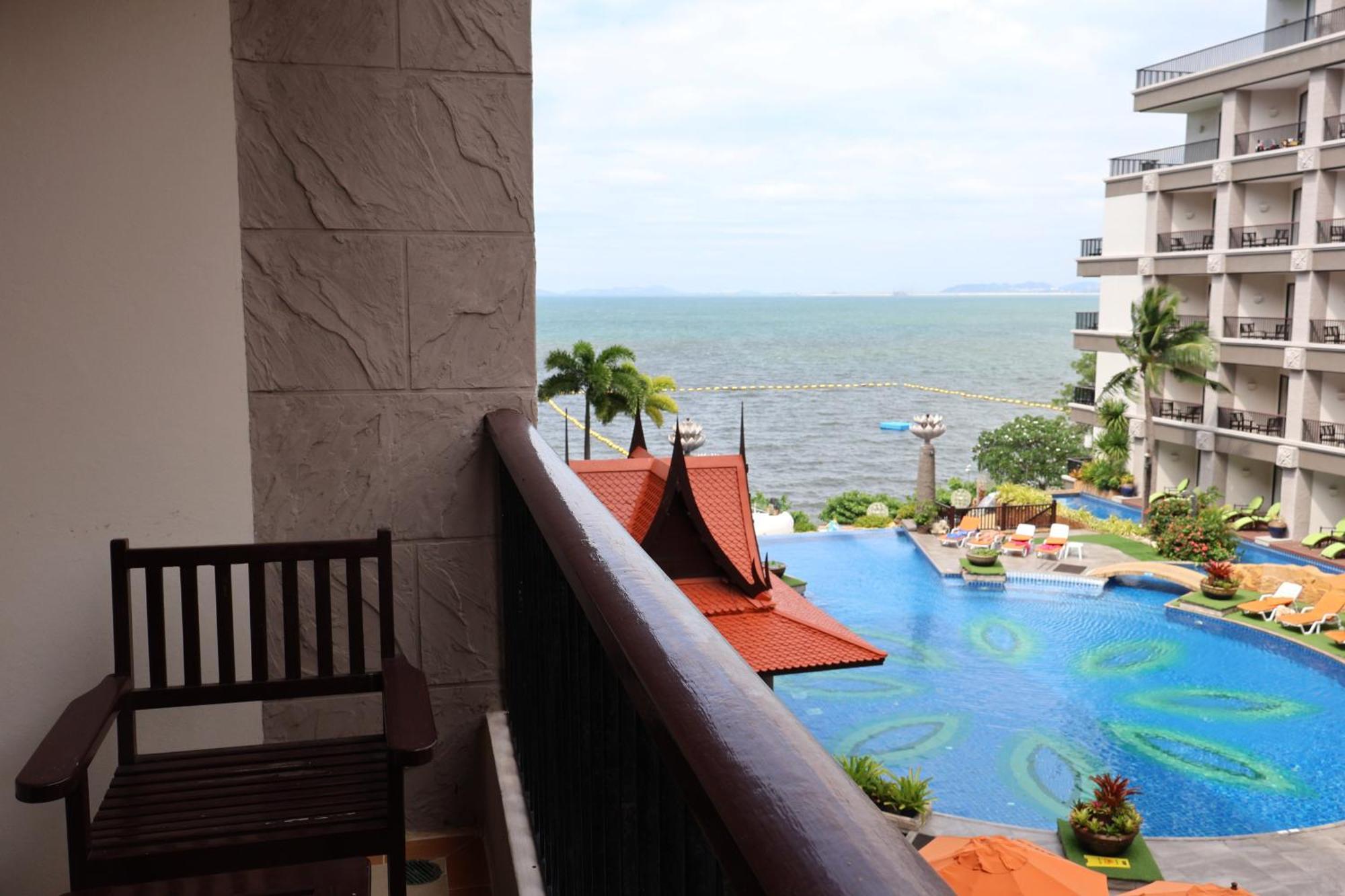 Deluxe Double or Twin Room with Sea View
