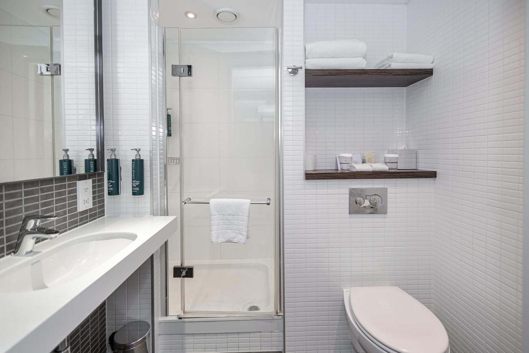 Quarto com 2 Camas de Solteiro