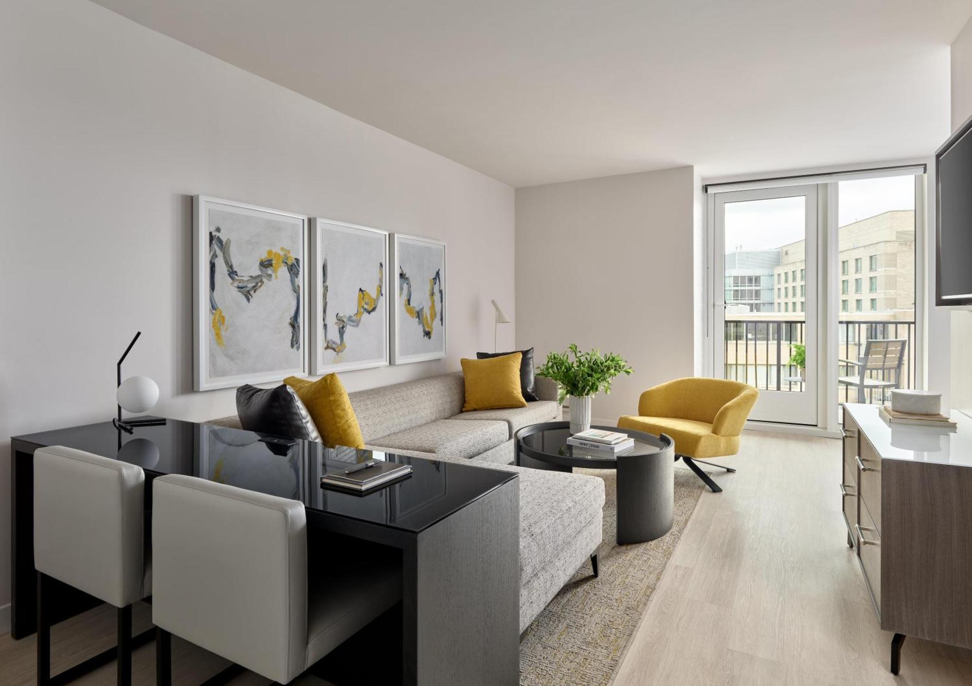 Junior Suite mit Kingsize-Bett und Sitzbereich