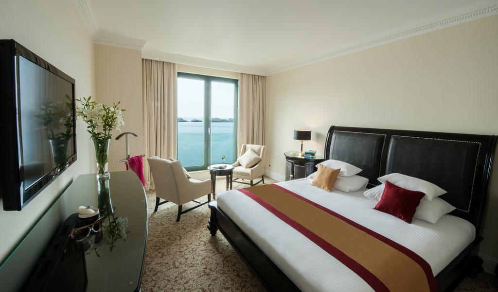 Deluxe King Suite Sea View Balcony,250805273:JPEG