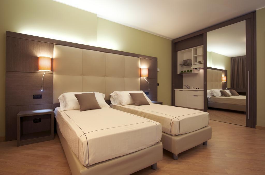 Quarto com Cama de Casal ou 2 de Solteiro