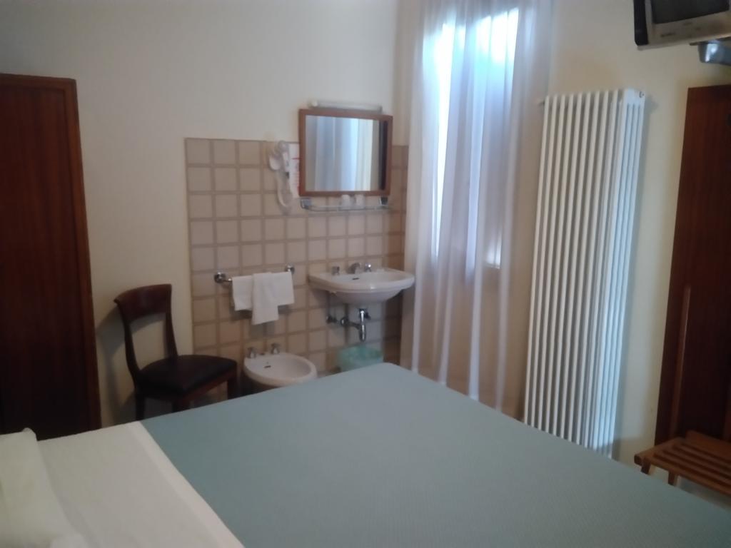 Chambre Double ou Lits Jumeaux Standard avec Salle de Bains Commune