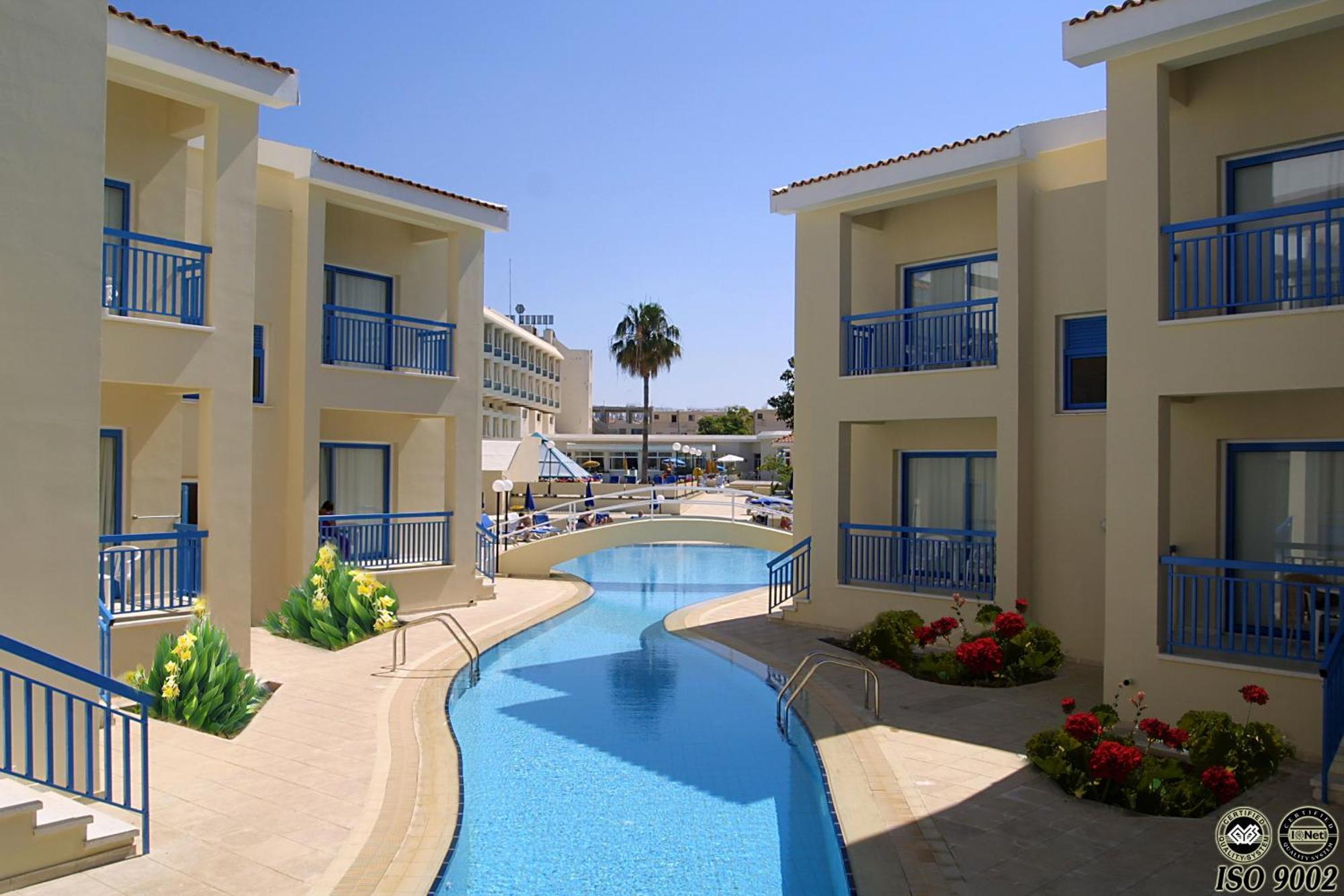 Superior Twin Room with Pool View,815266232:JPEG