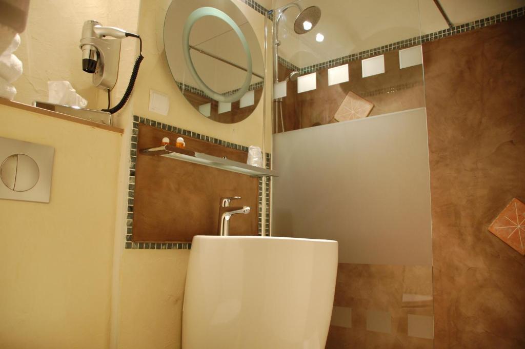 Double Room with Terrace and Private Hot Tub with view Gorge de l'Ardeche
