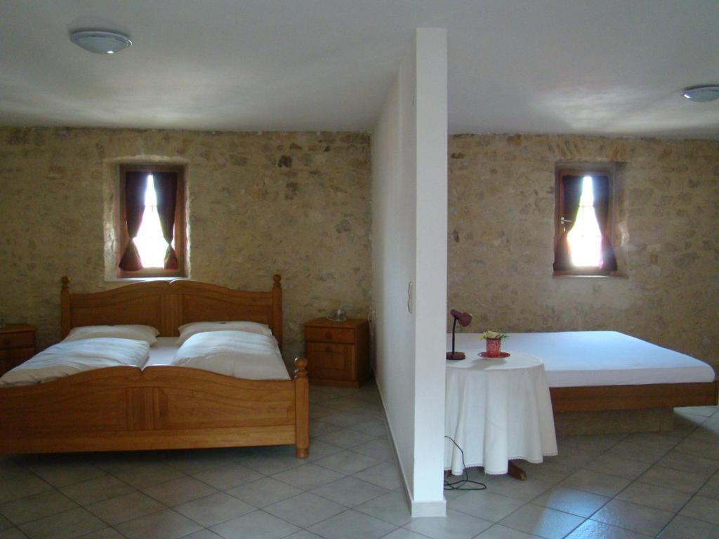 Doppel- oder Zweibettzimmer