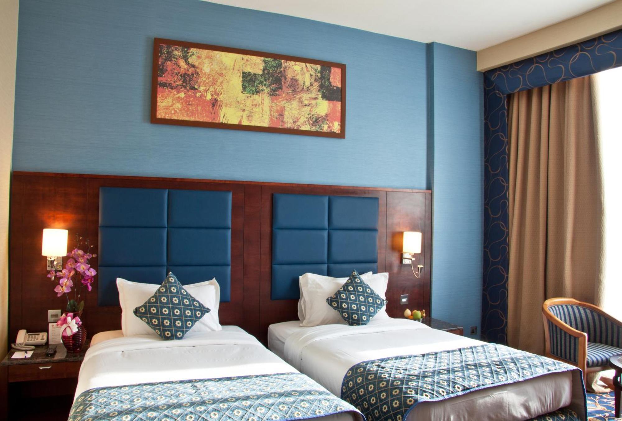Royal Executive Suite,706848526:JPEG