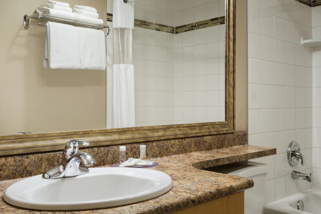 Quarto Queen com 2 Camas Queen-size - Vista Limitada/Não Fumantes