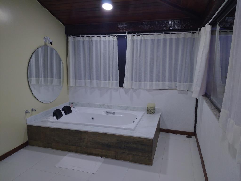 Quarto Duplo Deluxe com Banheira de Hidromassagem