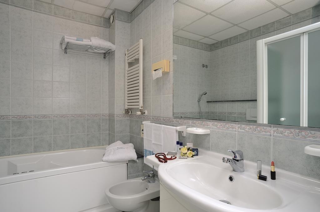 Chambre Double ou Lits Jumeaux - Vue sur Mer