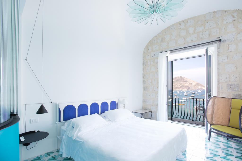 Deluxe Zimmer mit Balkon und Meerblick