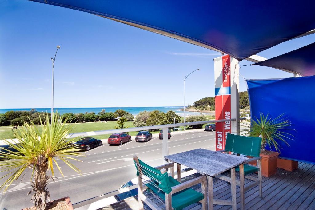 Deluxe King Room with Ocean View