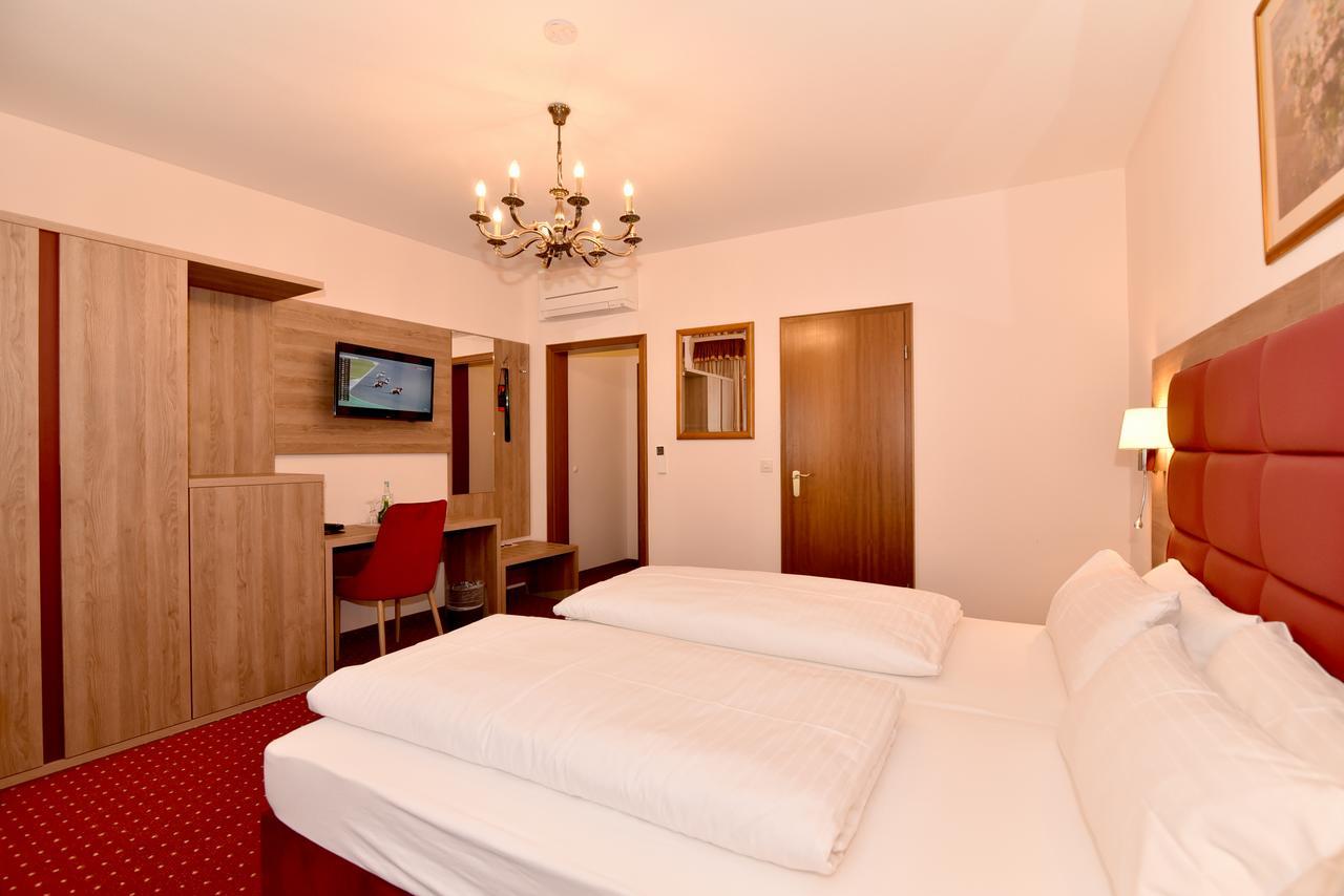 Double Room Air-Conditioning,723901405:JPEG