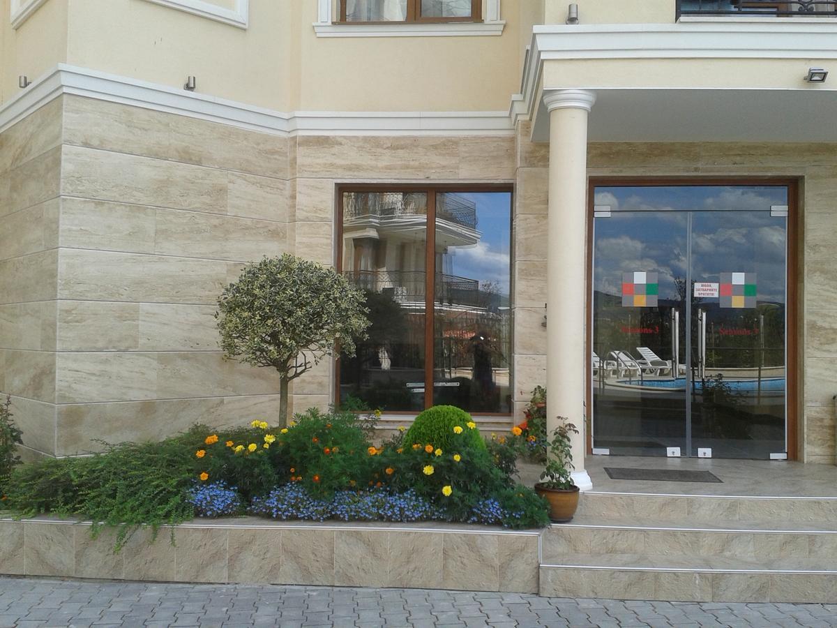 One-Bedroom Apartment with Balcony (3 Adults + 1Child)