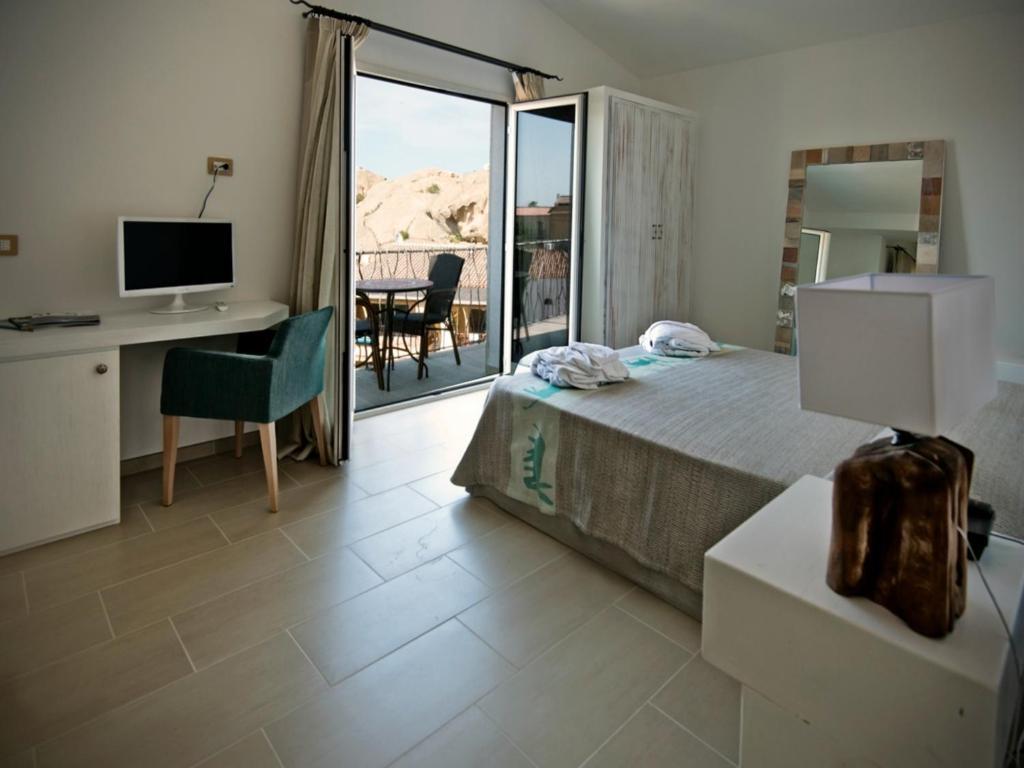 Junior Suite with Balcony and Sea View