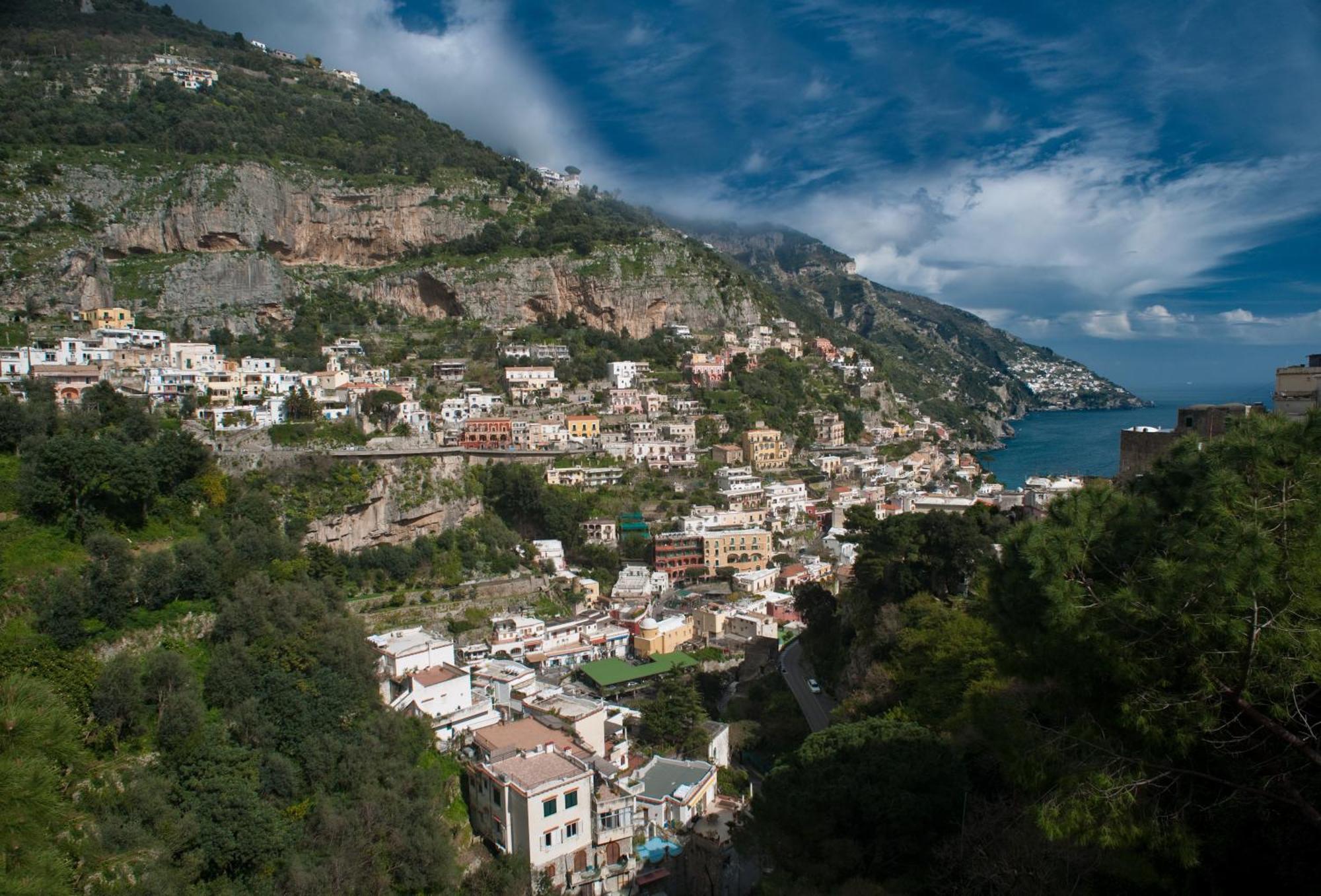 Camera Familiare Quadrupla Classic con Vista Collina o Interna