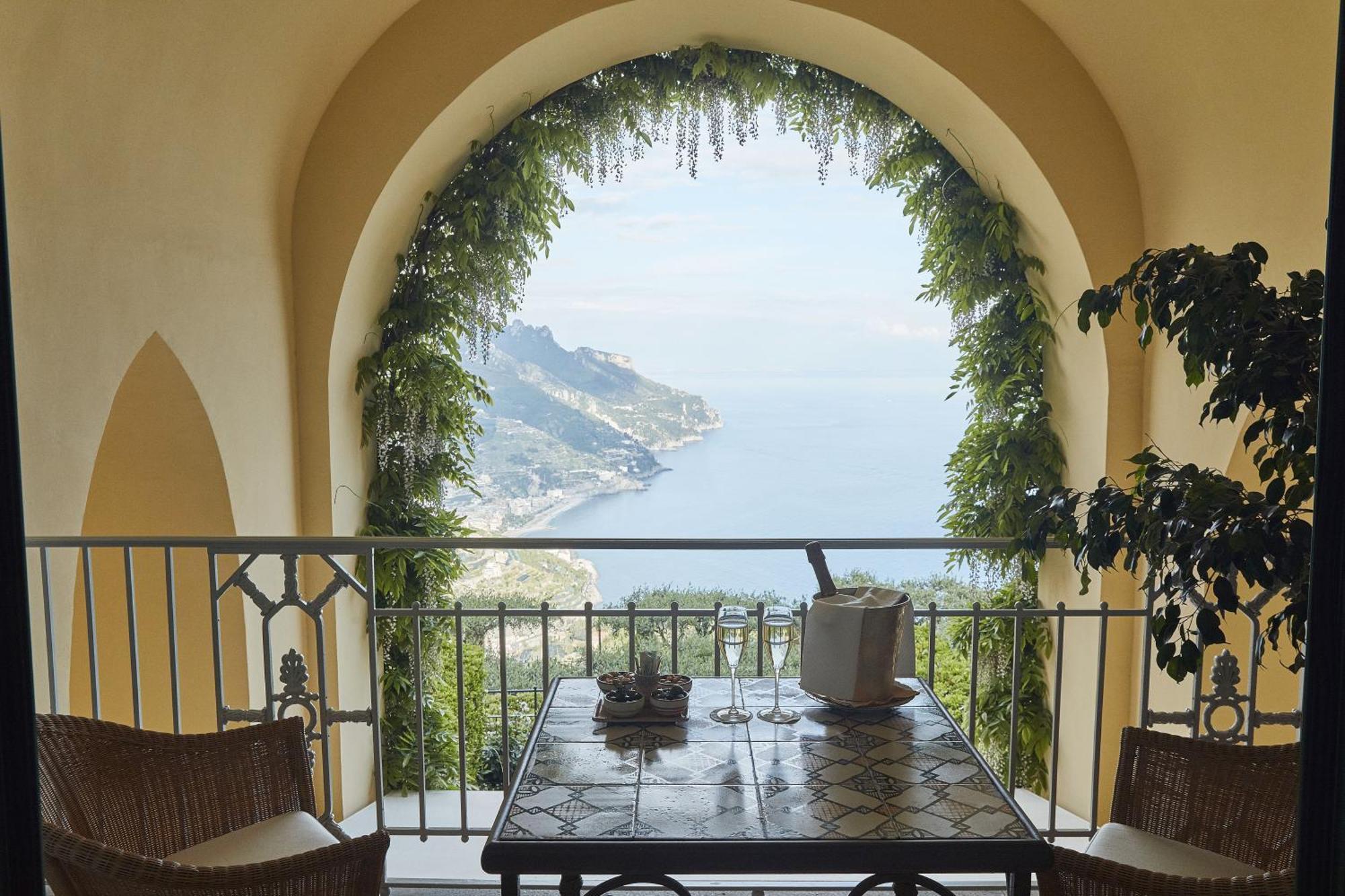 Suite Junior Premium con terraza y vistas al mar