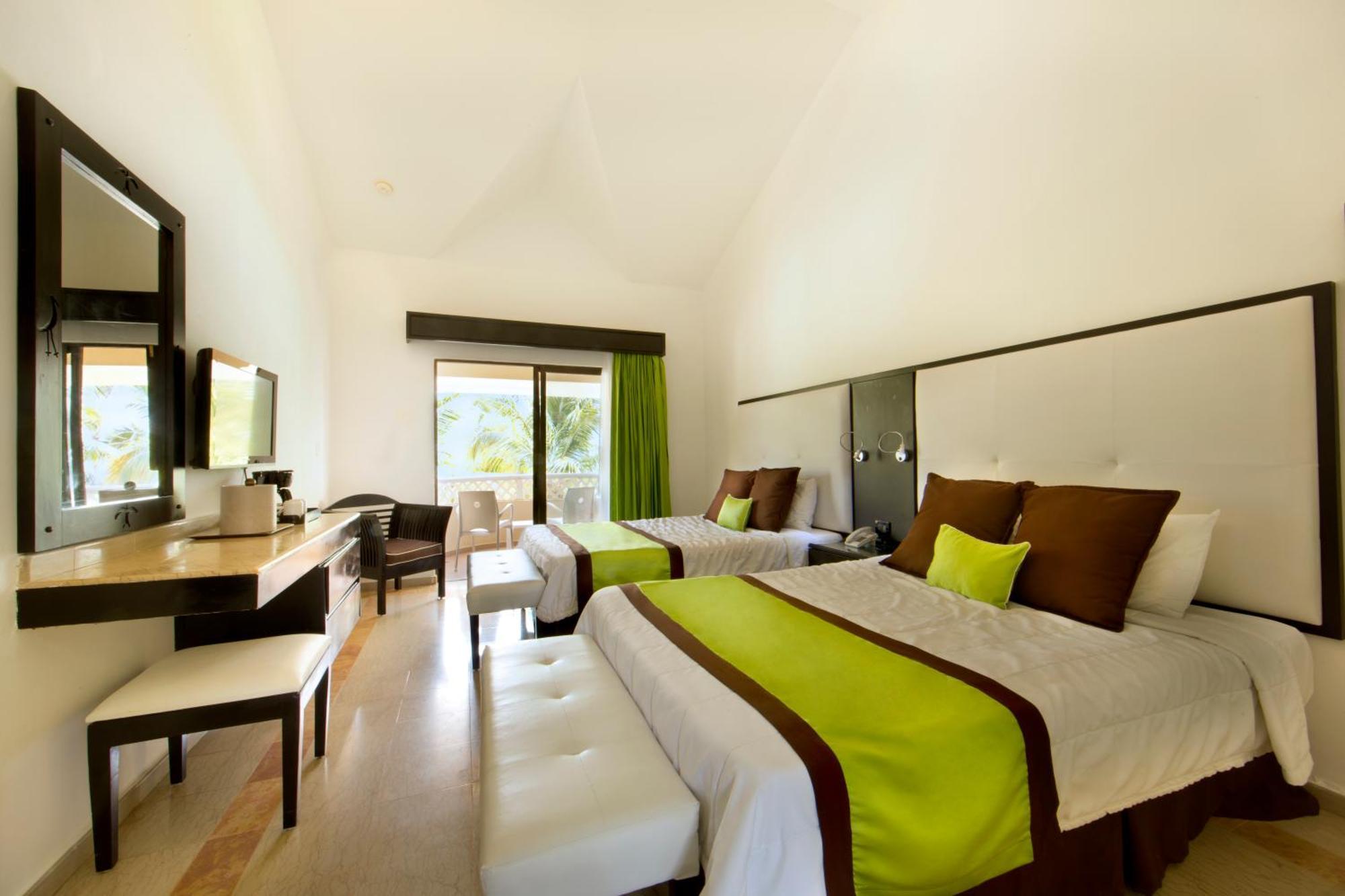 Superior Kamer met 2 Queensize Bedden en Uitzicht op de Oceaan - Rookvrij