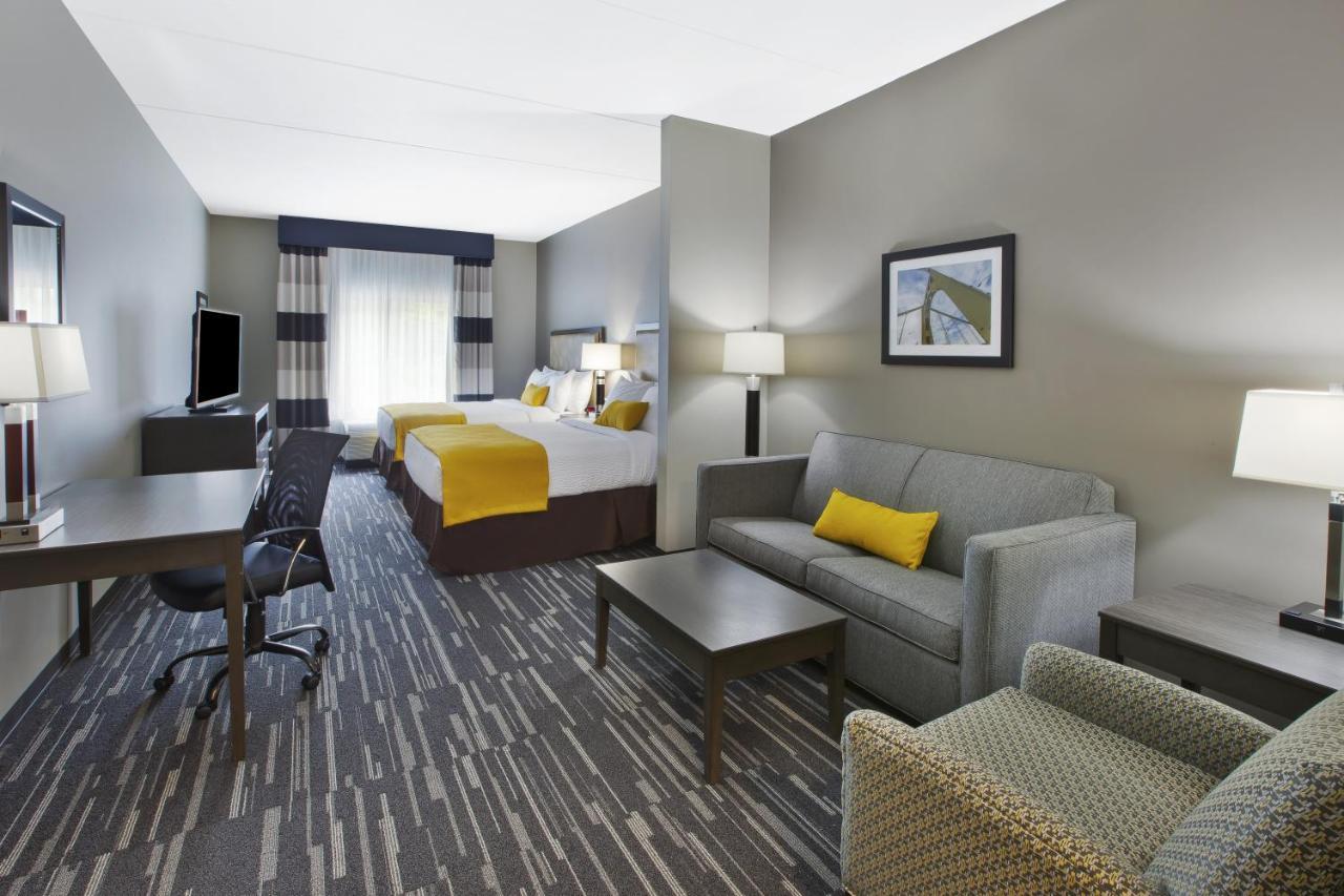 Queen Suite with Two Queen Beds - Disability Access